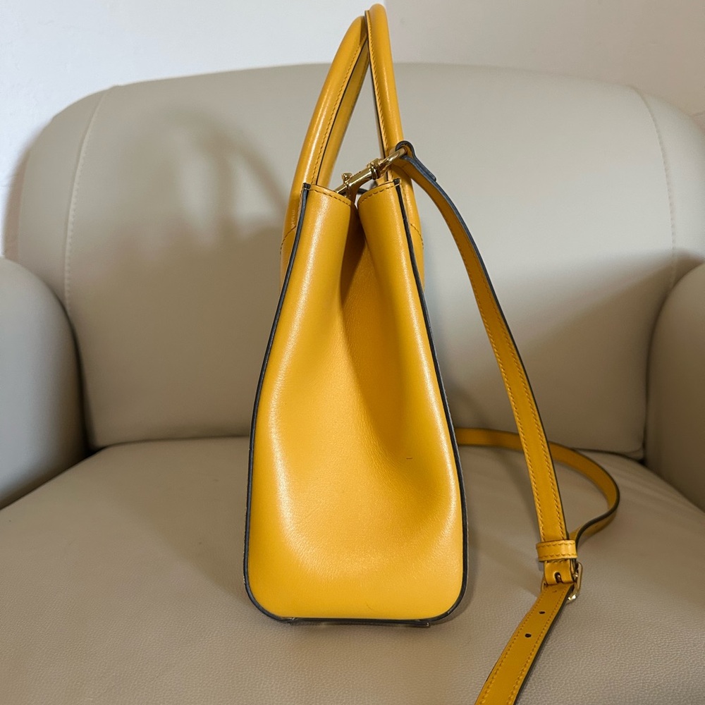 Gucci Yellow Satchel Bag with Structured Design - Picture 3 of 8